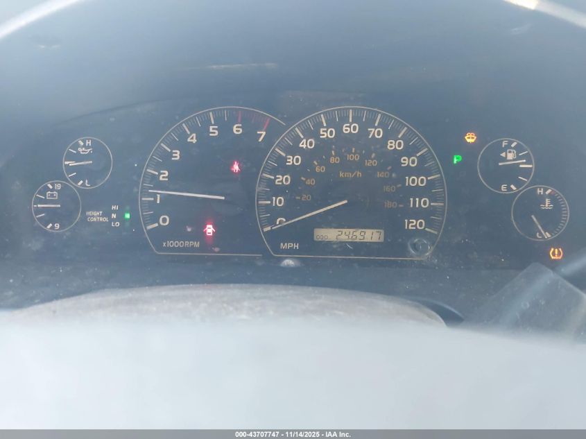 2005 Toyota Sequoia Limited V8 VIN: 5TDZT38A55S262579 Lot: 43707747