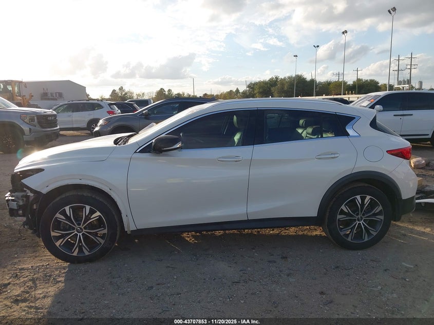 2018 Infiniti Qx30 Premium VIN: SJKCH5CR2JA040649 Lot: 43707853