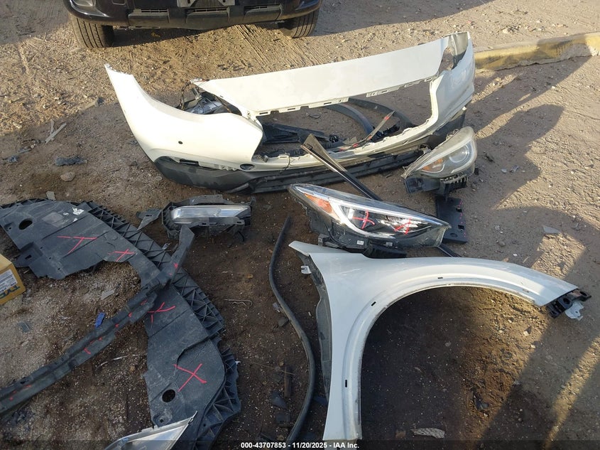 2018 Infiniti Qx30 Premium VIN: SJKCH5CR2JA040649 Lot: 43707853