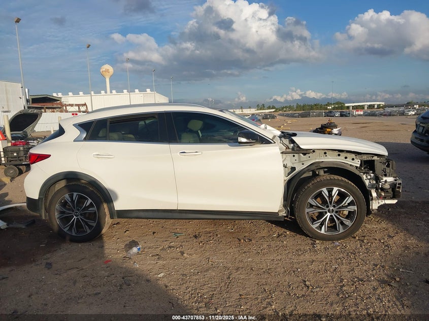 2018 Infiniti Qx30 Premium VIN: SJKCH5CR2JA040649 Lot: 43707853