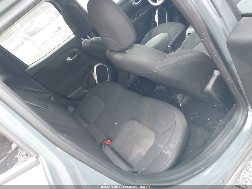 ZACCJBAB6JPH19710 2018 JEEP RENEGADE photo no. 8