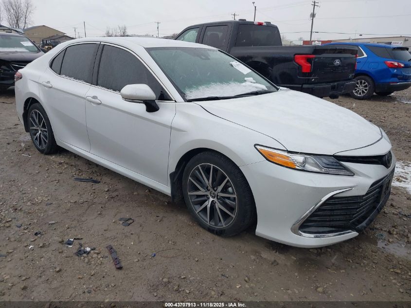 TOYOTA CAMRY XLE