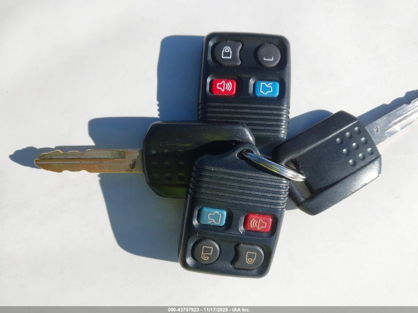 2008 Mercury Grand Marquis Gs VIN: 2MEFM74V38X630376 Lot: 43707923