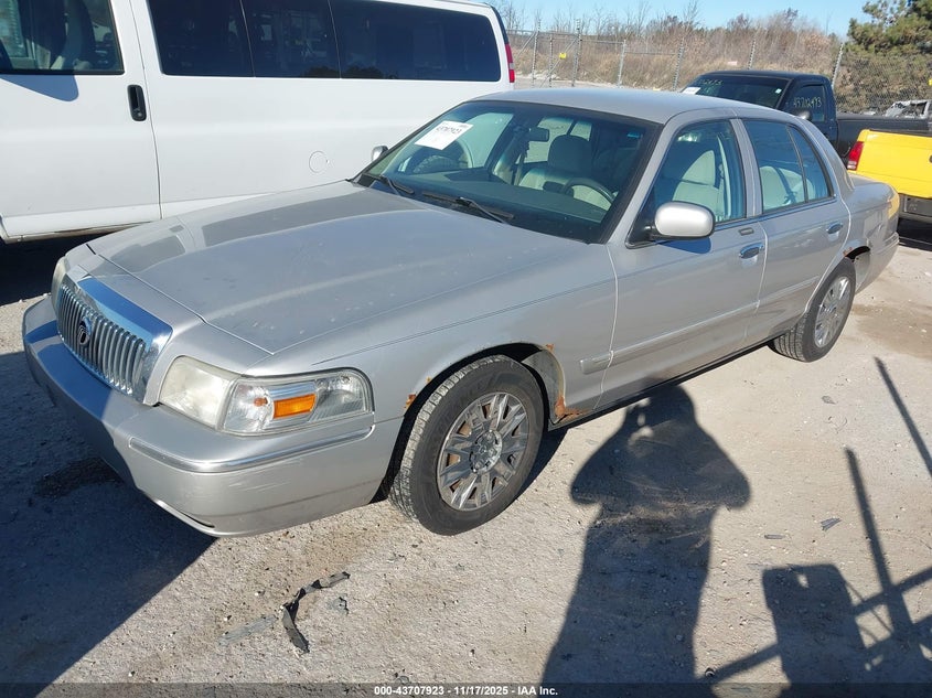 2MEFM74V38X630376 2008 MERCURY GRAND MARQUIS photo no. 2