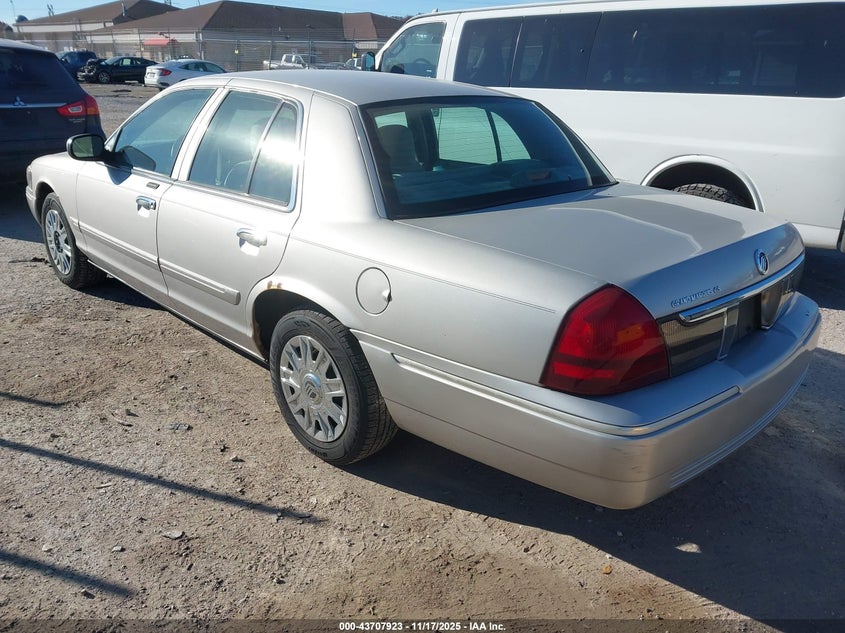 2MEFM74V38X630376 2008 MERCURY GRAND MARQUIS photo no. 3