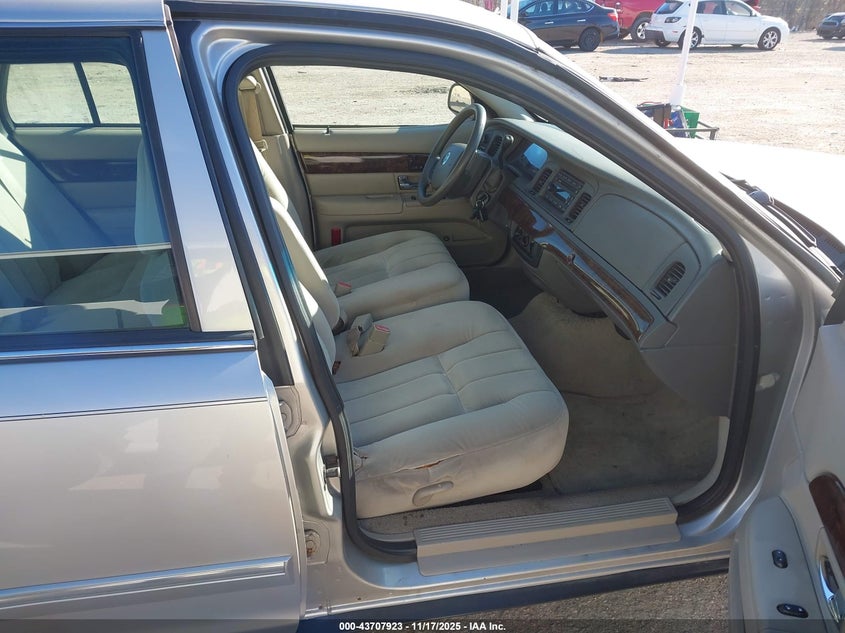 2MEFM74V38X630376 2008 MERCURY GRAND MARQUIS photo no. 5