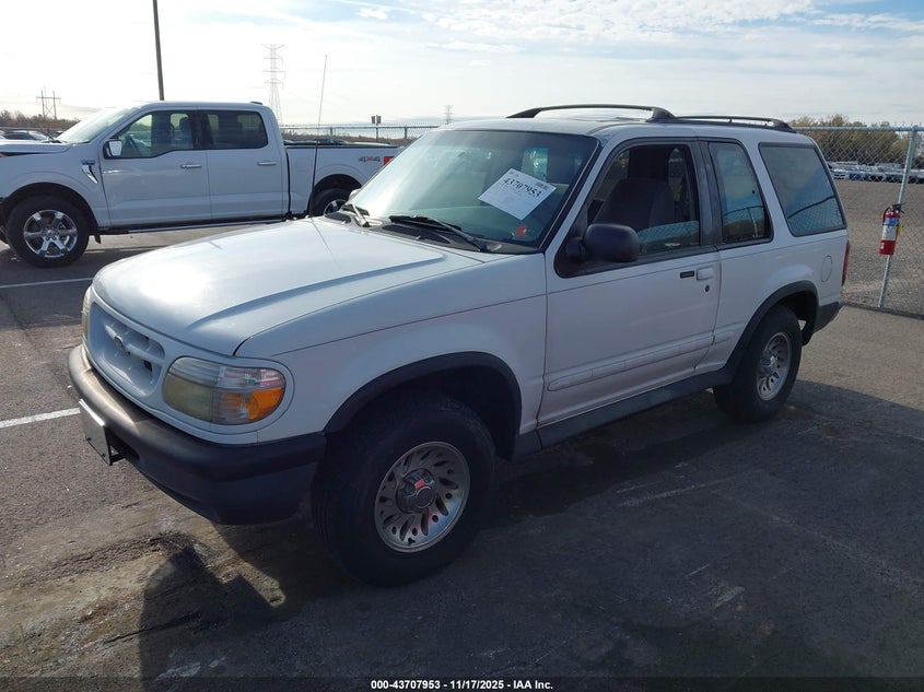 1FMYU22X3WUB84389 1998 FORD EXPLORER photo no. 2
