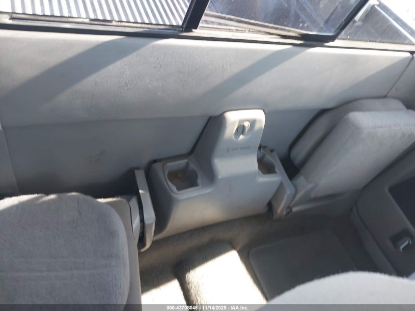 2000 Ford Ranger Xl/Xlt VIN: 1FTYR14V7YTA98412 Lot: 43708046