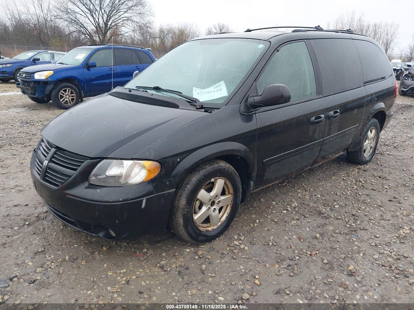 2D4GP44L35R193492 2005 DODGE CARAVAN photo no. 2