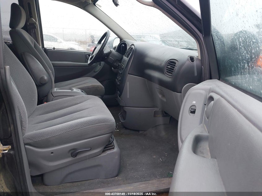 2D4GP44L35R193492 2005 DODGE CARAVAN photo no. 5