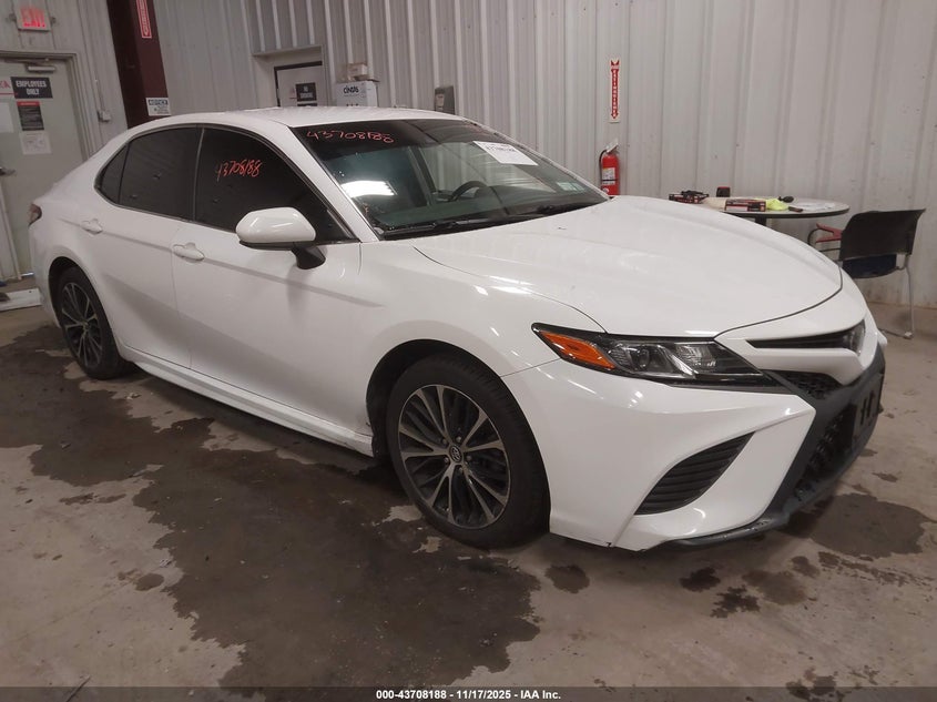 2018 TOYOTA CAMRY SE - 4T1B11HKXJU668007