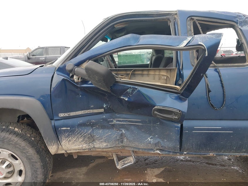 2002 GMC Sierra 2500Hd Sl VIN: 1GTHC29UX2Z145654 Lot: 43708250