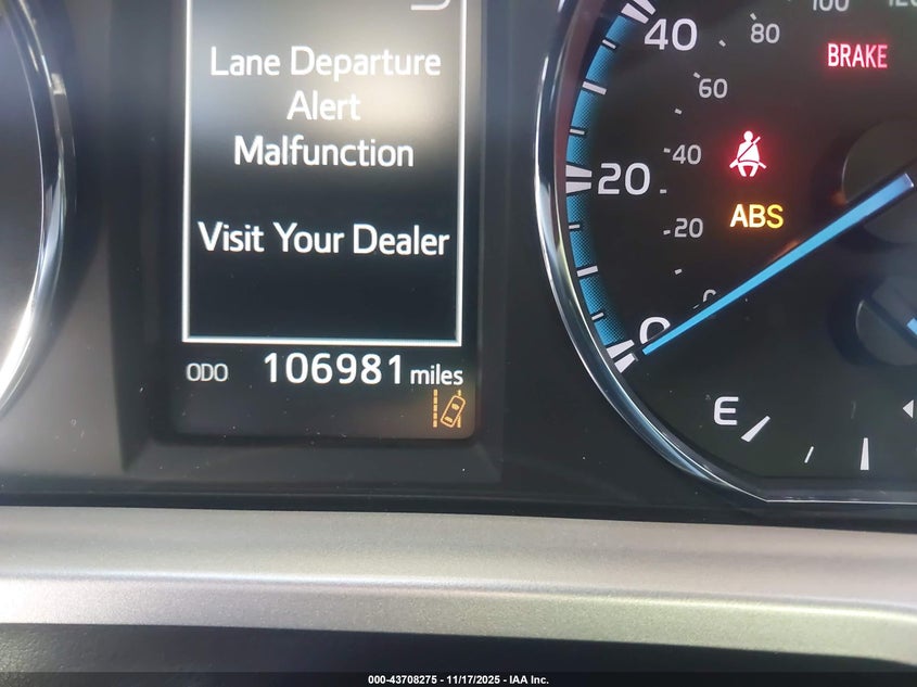 2017 TOYOTA RAV4 HYBRID XLE - JTMRJREV6HD138787