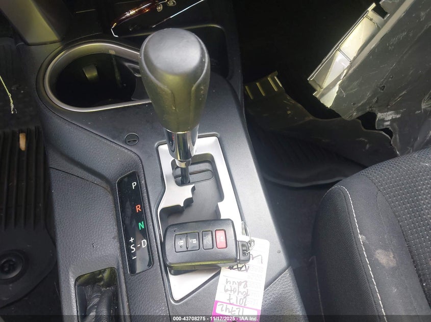 2017 TOYOTA RAV4 HYBRID XLE - JTMRJREV6HD138787