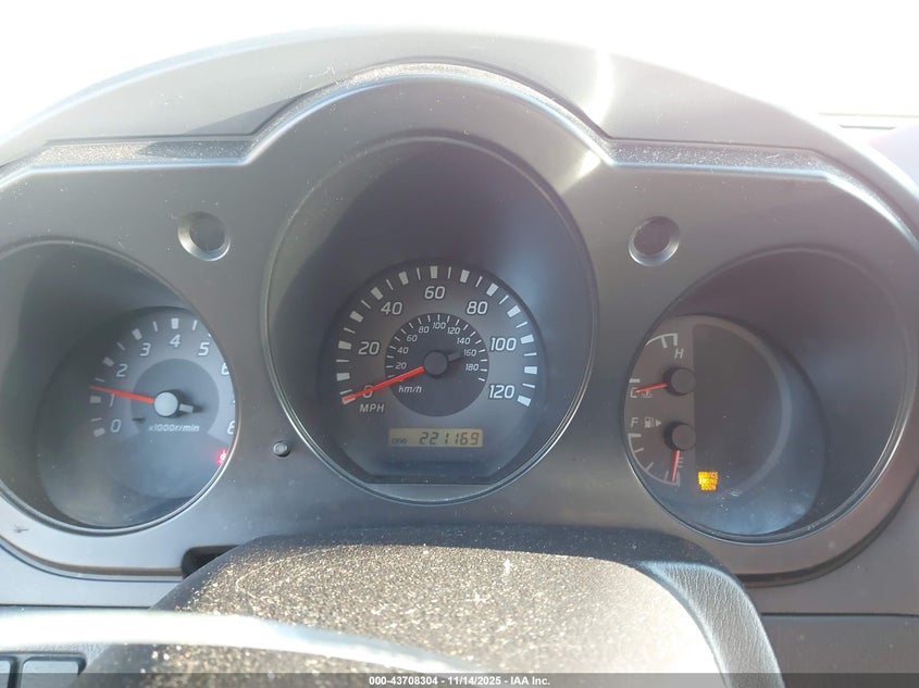 1N6ED26Y52C359412 2002 NISSAN NAVARA (FRONTIER) photo no. 7