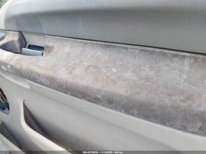 2001 Ford F-250 Lariat/Xl/Xlt VIN: 1FTNX20F11EC47260 Lot: 43708330