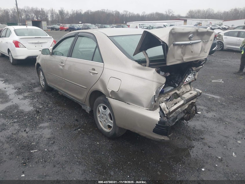 4T1BF30K33U557973 2003 TOYOTA CAMRY photo no. 3