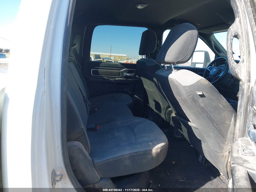 2024 Ram 2500 Big Horn 4X4 6'4 Box VIN: 3C6UR5DL2RG338525 Lot: 43708342