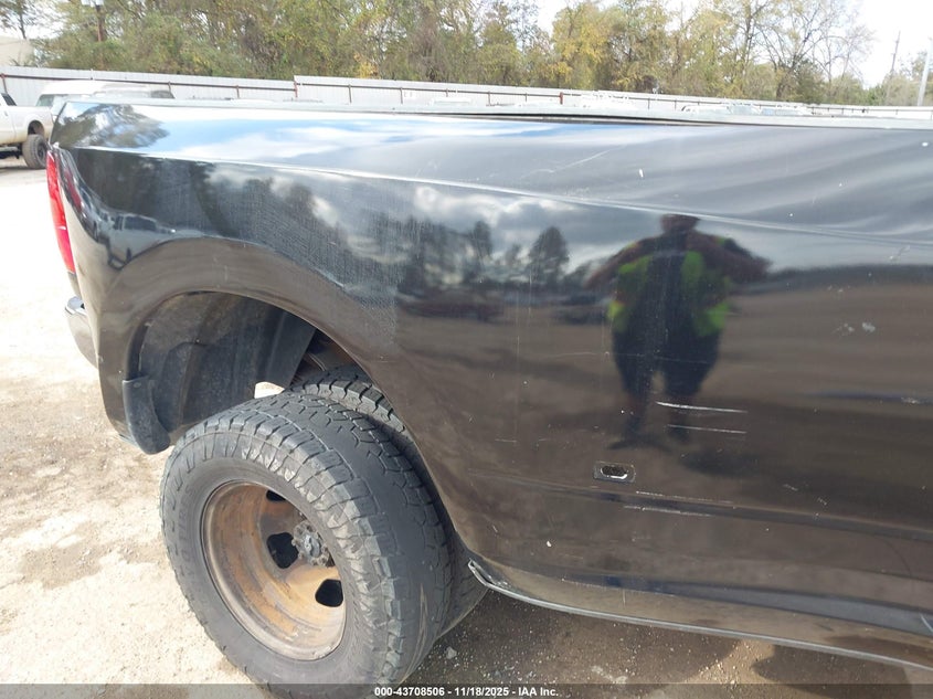 2017 Ram 3500 Lone Star 4X4 8' Box VIN: 3C63RRHL4HG627725 Lot: 43708506