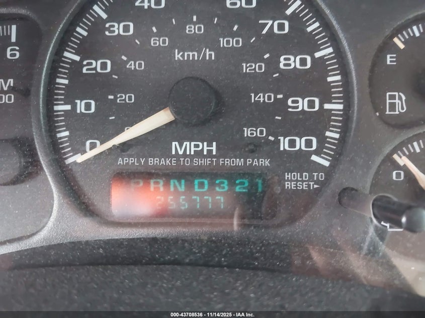 2002 Chevrolet Suburban 1500 Lt VIN: 1GNEC16Z72J304858 Lot: 43708536