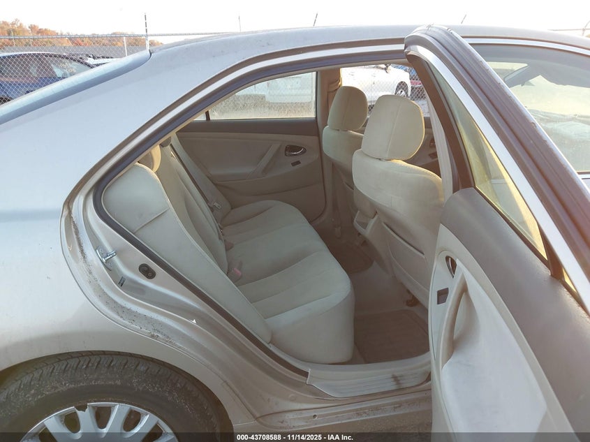 4T4BE46KX7R003891 2007 TOYOTA CAMRY photo no. 8