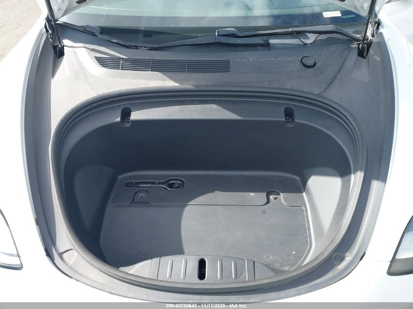 2020 Tesla Model 3 Long Range Dual Motor All-Wheel Drive VIN: 5YJ3E1EB5LF713030 Lot: 43708643