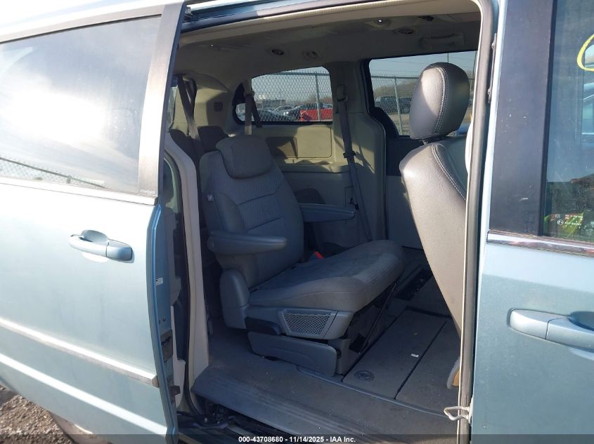 2009 Chrysler Town & Country Touring VIN: 2A8HR54189R618087 Lot: 43708680