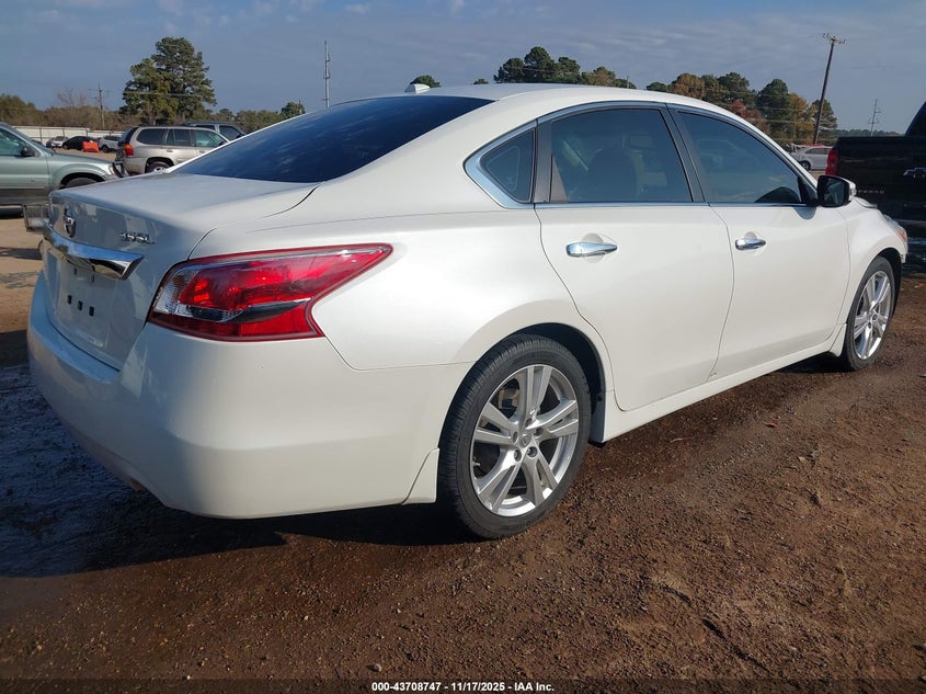 1N4BL3AP2DN525640 2013 NISSAN ALTIMA photo no. 4