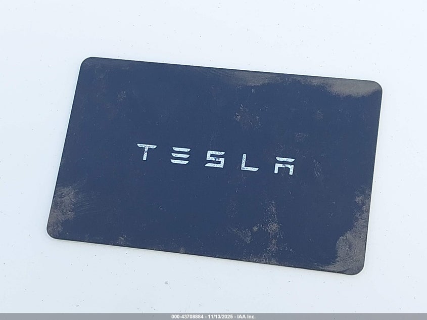 2022 Tesla Model X Dual Motor All-Wheel Drive VIN: 7SAXCBE50NF329900 Lot: 43708884