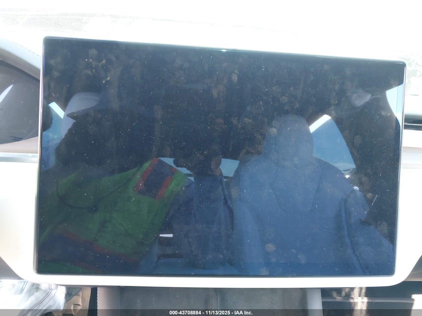 2022 Tesla Model X Dual Motor All-Wheel Drive VIN: 7SAXCBE50NF329900 Lot: 43708884