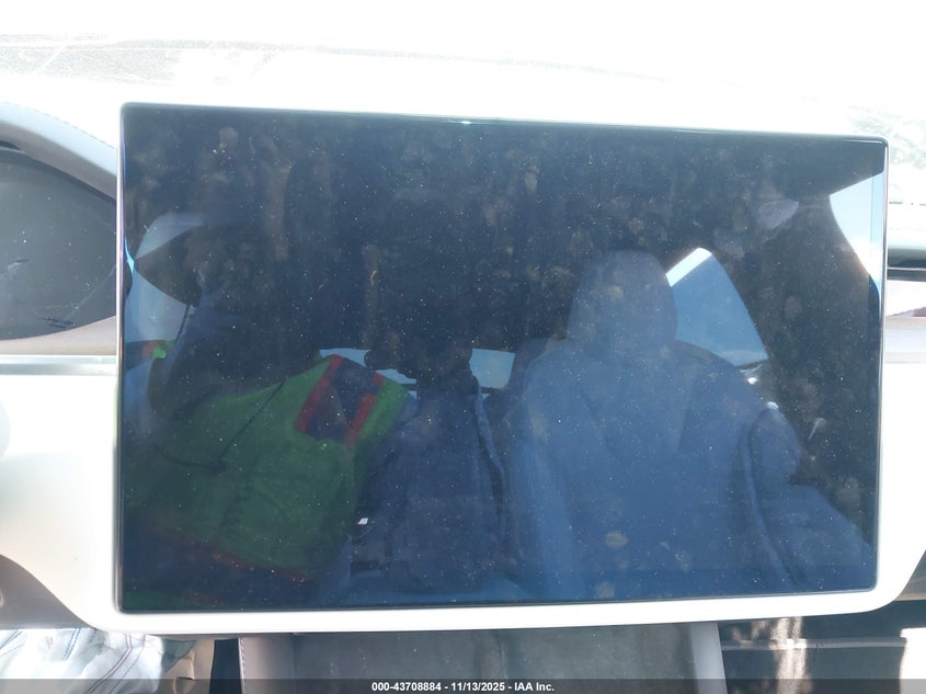 2022 Tesla Model X Dual Motor All-Wheel Drive VIN: 7SAXCBE50NF329900 Lot: 43708884