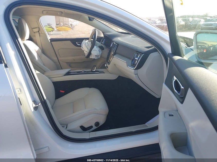 YV4L12WK1S2146331 2025 VOLVO V60 CROSS COUNTRY photo no. 5