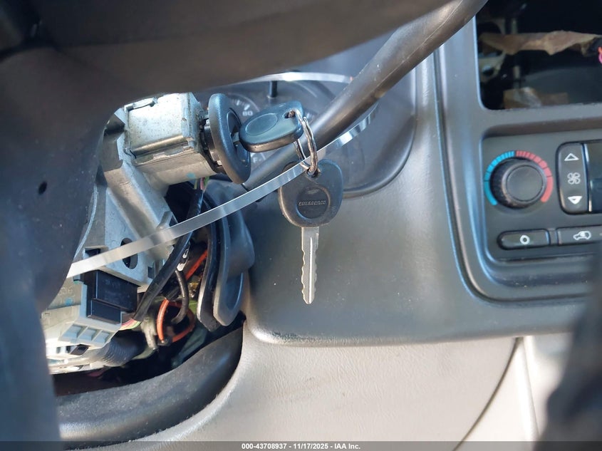 2003 GMC Yukon Slt VIN: 1GKEC13Z53R257334 Lot: 43708937