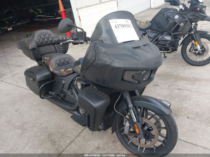 2023 INDIAN MOTORCYCLE CO. PURSUIT DARK HORSE WITH PREMIUM PACKAGE - 56KLDFRR4P3413970