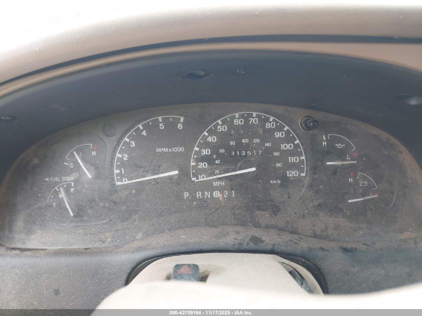 2000 Ford Explorer Limited VIN: 1FMZU75E5YZA69570 Lot: 43709164