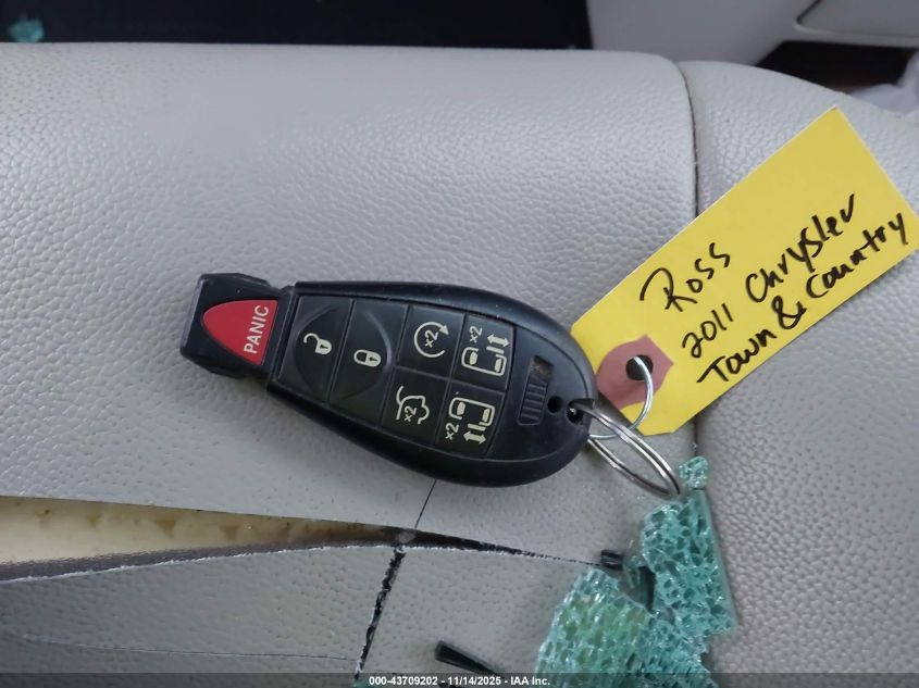 2011 Chrysler Town & Country Touring-L VIN: 2A4RR8DG8BR782909 Lot: 43709202