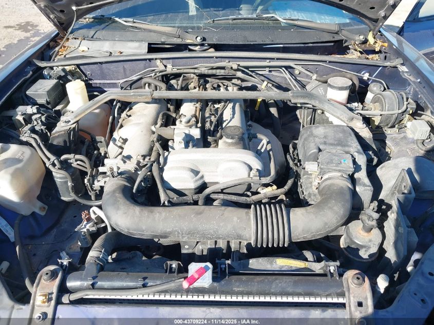 2003 Mazda Mx-5 Miata Cloth/Ls/Se/Shinsen VIN: JM1NB353X30310889 Lot: 43709224