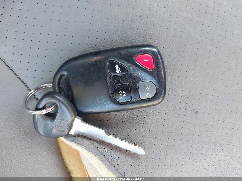 2003 Mazda Mx-5 Miata Cloth/Ls/Se/Shinsen VIN: JM1NB353X30310889 Lot: 43709224