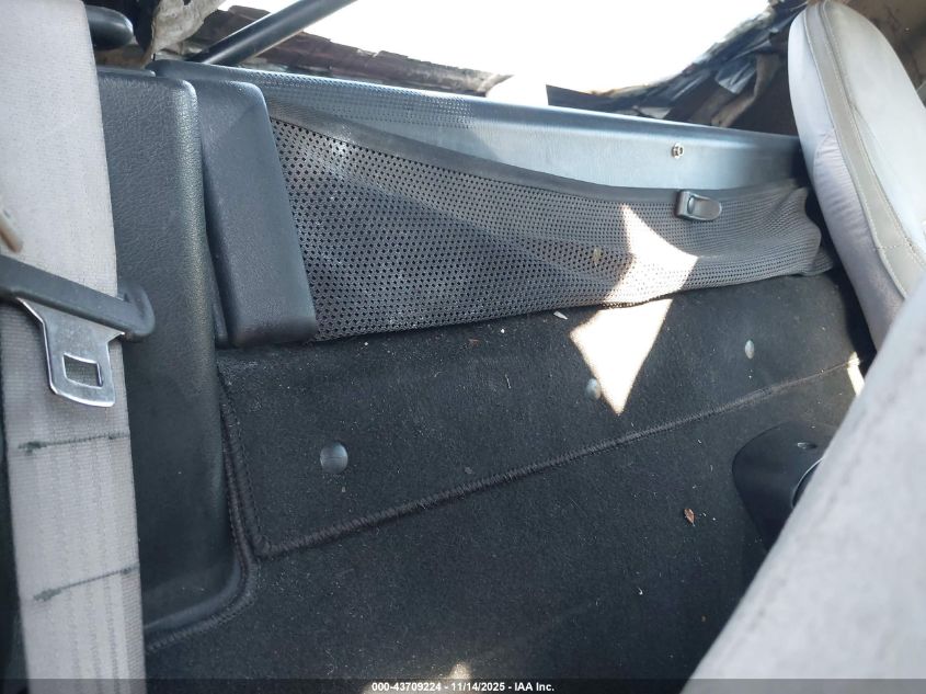 2003 Mazda Mx-5 Miata Cloth/Ls/Se/Shinsen VIN: JM1NB353X30310889 Lot: 43709224