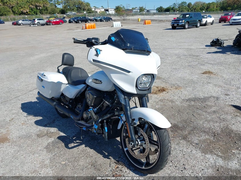 2024 HARLEY-DAVIDSON FLHX  (VIN: 1HD1KB711RB640291)
