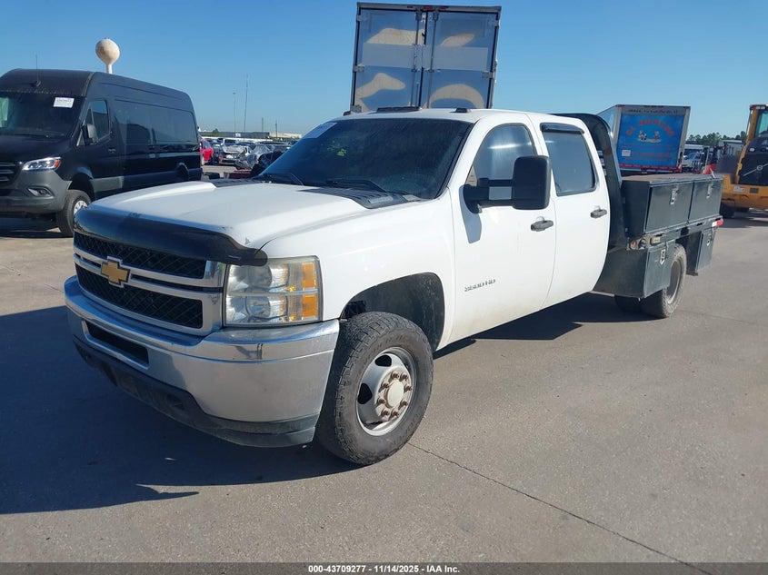 1GB4KZCG2DF180050 2013 CHEVROLET SILVERADO photo no. 2