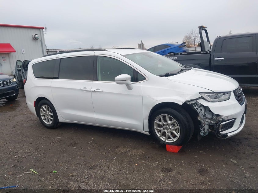 2022 Chrysler Pacifica Touring L VIN: 2C4RC1BG4NR169952 Lot: 43709426