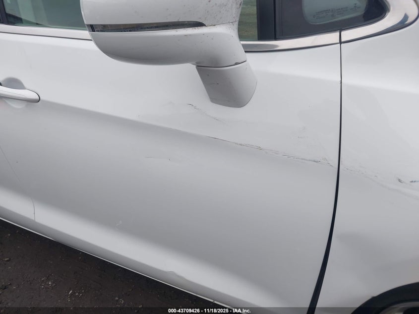 2022 Chrysler Pacifica Touring L VIN: 2C4RC1BG4NR169952 Lot: 43709426