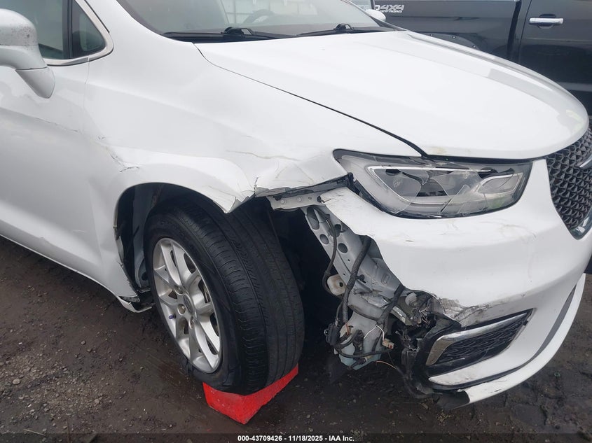 2022 Chrysler Pacifica Touring L VIN: 2C4RC1BG4NR169952 Lot: 43709426