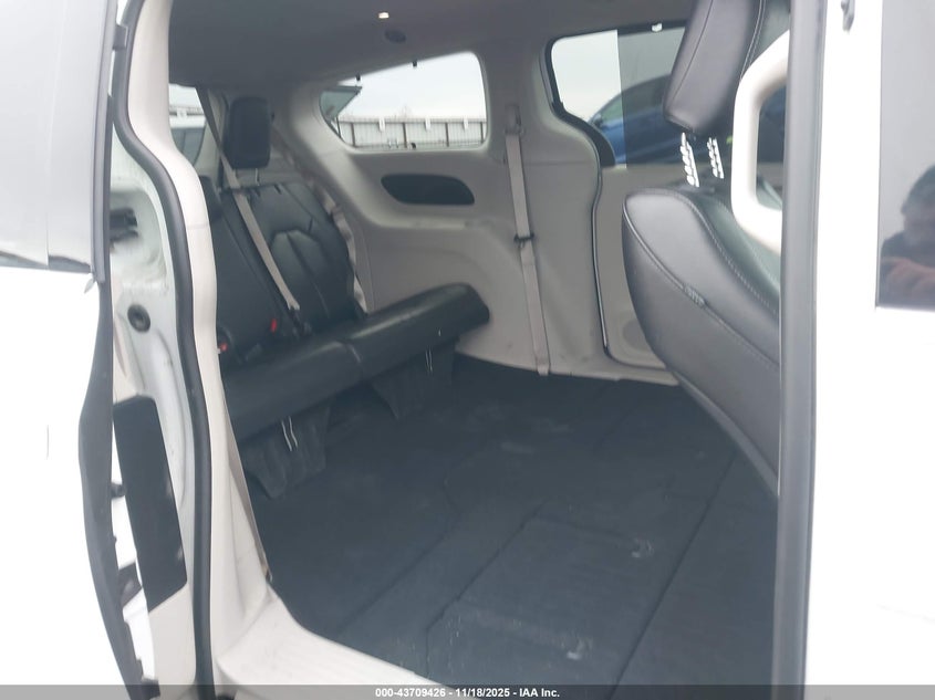 2022 Chrysler Pacifica Touring L VIN: 2C4RC1BG4NR169952 Lot: 43709426