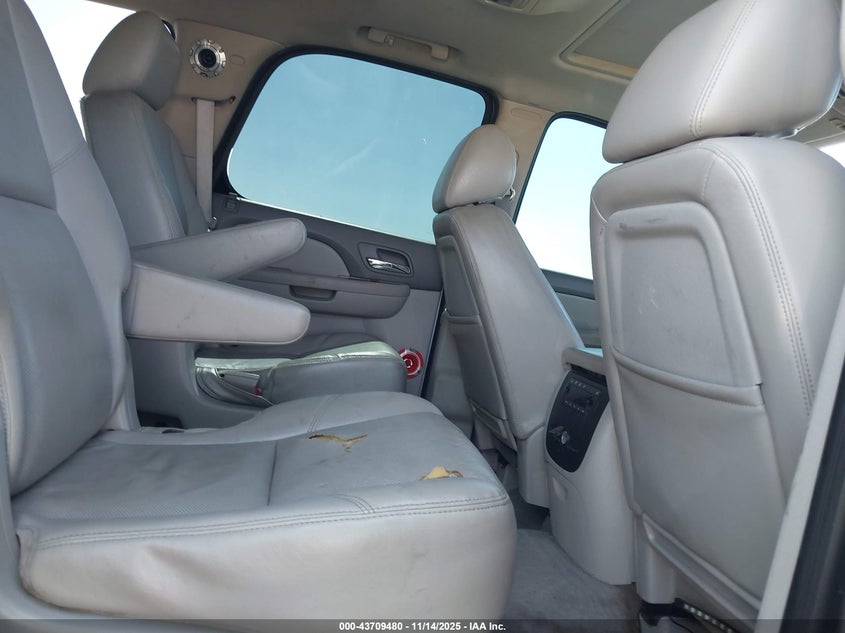 1GNSCCE04BR280487 2011 CHEVROLET TAHOE photo no. 8