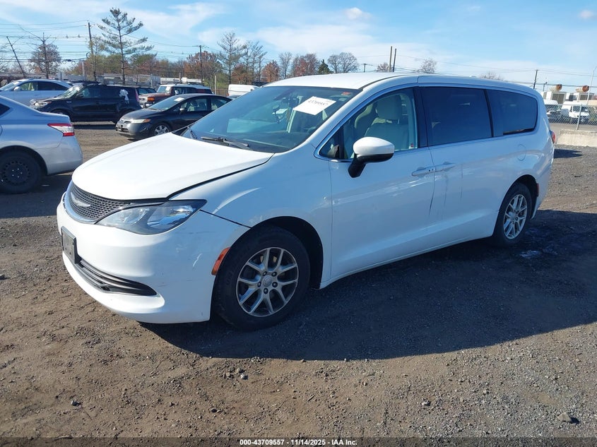 2C4RC1CG8HR521157 2017 CHRYSLER PACIFICA photo no. 2