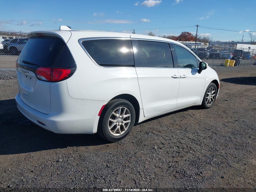 2C4RC1CG8HR521157 2017 CHRYSLER PACIFICA photo no. 4
