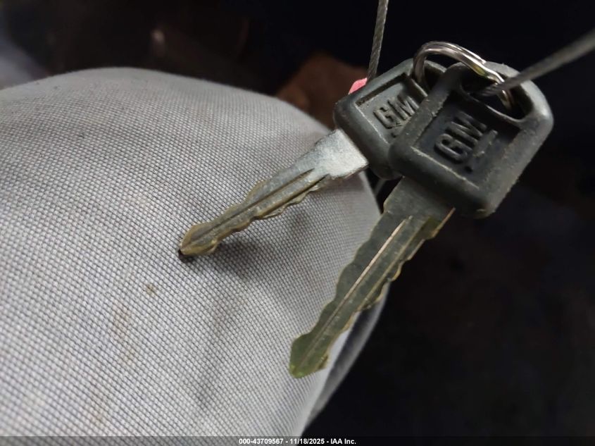 1999 Chevrolet Suburban 1500 Lt VIN: 1GNFK16R0XJ338039 Lot: 43709567