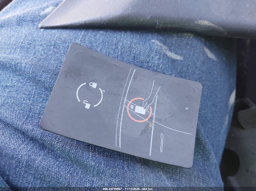 2018 Tesla Model 3 Long Range/Performance VIN: 5YJ3E1EB5JF127862 Lot: 43709587